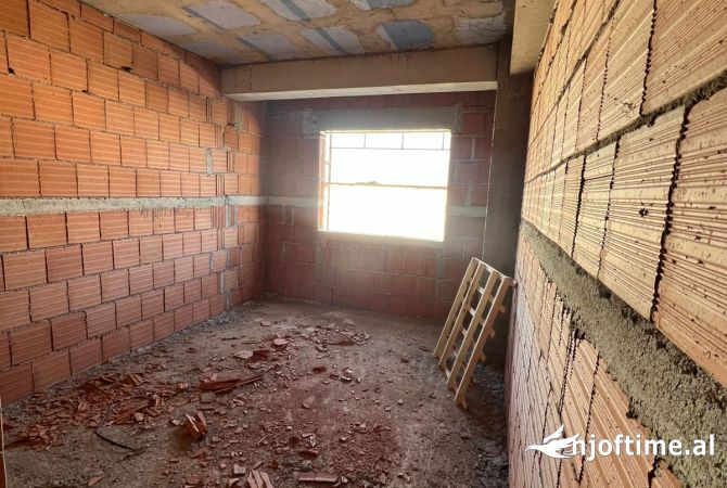 Appartamento in vendita a Tirana 2+1, Vuoto