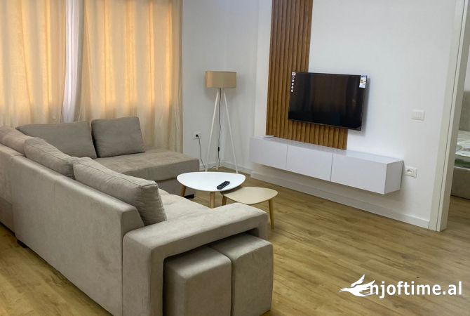 Appartamento in affitto a Tirana 1+1, Arredato