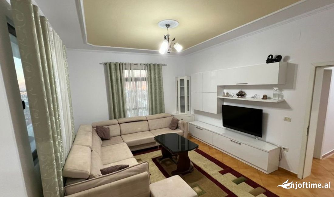 Shtepi me qera Apartament ne Tirane, 2+1, Mobilimi E mobiluar, Pagesa 450  Euro.