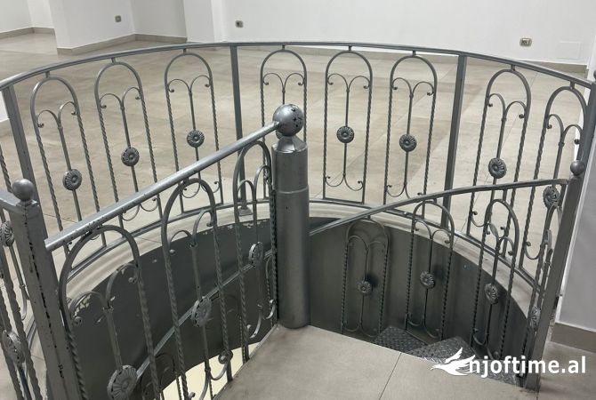 Jepet me qera ambient biznesi ne Laprake/ 1,500 Euro
