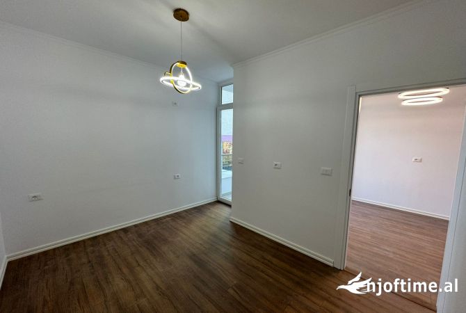 Shtepi ne shitje Apartament ne Tirane, 1+1, Mobilimi Bosh, pa mobiluar, Pagesa 119,000  Euro.