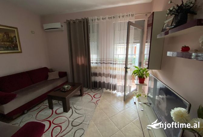 Jepet me qera apartament 2+1 tek Mine Peza, prane Prokurorise/ 600€