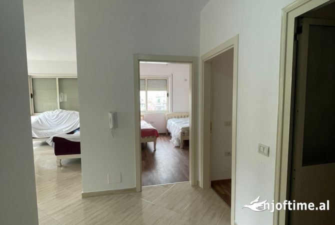 Shtepi ne shitje Apartament ne Tirane, 2+1, Mobilimi Pjeserisht e mobiluar, Pagesa 103,000  Euro.