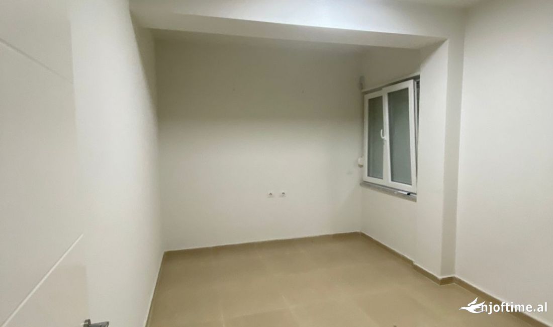 Jepet Zyre me qera 2+1  Rruga e Kosovarve/ 1000 euro