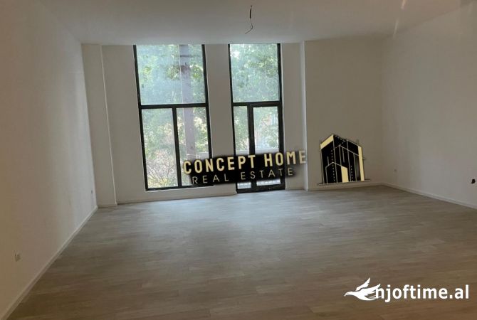 Ambiente Commerciale in Affitto 1+1 a Tirana - 2,500 Euro