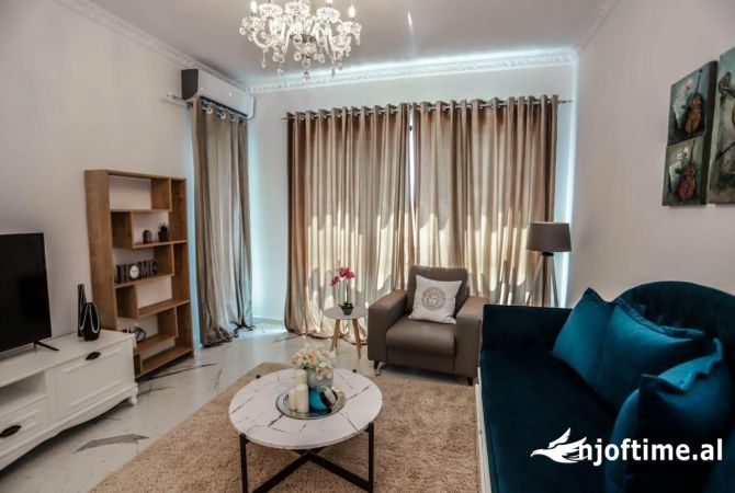 Shtepi me qera Apartament ne Tirane, 1+1, Mobilimi E mobiluar, Pagesa 800  Euro.