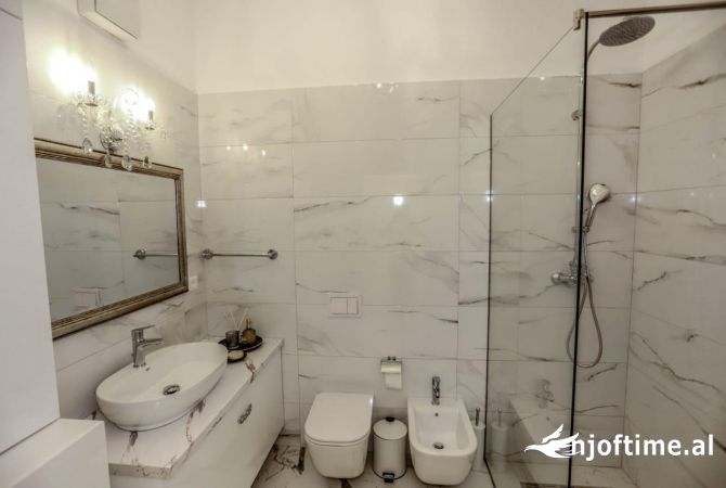 Shtepi me qera Apartament ne Tirane, 1+1, Mobilimi E mobiluar, Pagesa 800  Euro.