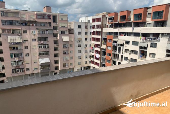 Shtepi ne shitje Apartament ne Tirane, 2+1, Mobilimi E mobiluar, Pagesa 156,600  Euro.