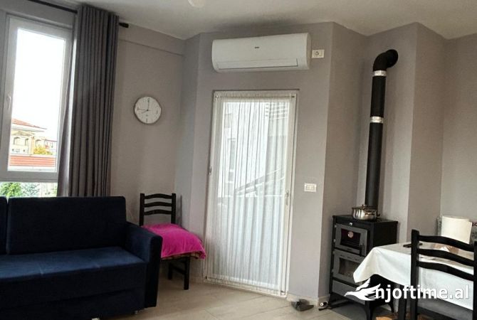 Shtepi ne shitje Apartament ne Pogradec, 1+1, Mobilimi E mobiluar, Pagesa 110,000  Euro.