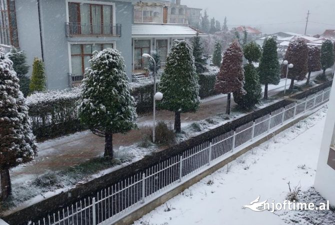 Shtepi ne shitje Apartament ne Pogradec, 1+1, Mobilimi E mobiluar, Pagesa 110,000  Euro.