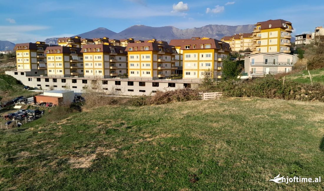 Shitet toke ne Farke/ 200,000 euro