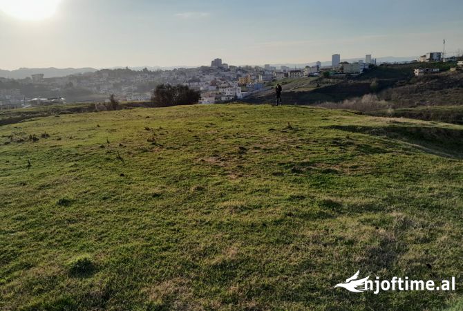 Shitet toke ne Farke/ 200,000 euro