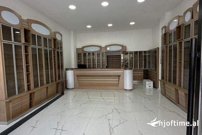 Jepet me qera ambjent biznesi ne Koder Kamez/ 50,000 ALL