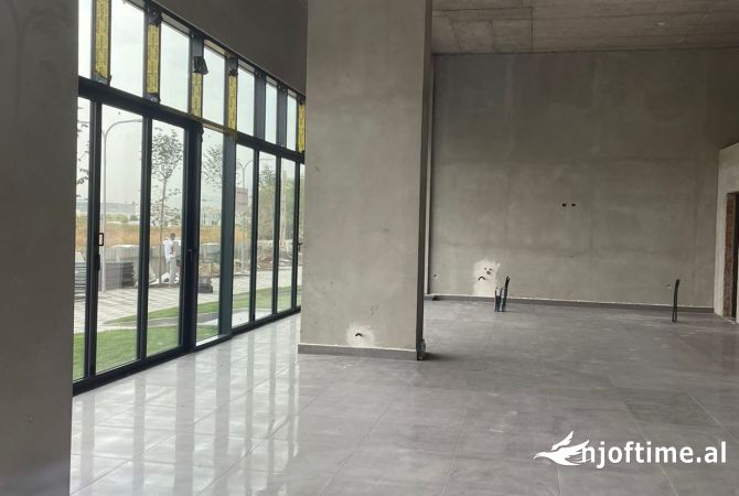 Jepet me qera ambient biznesi ne Astir, rruge Kryesore/ 2000 euro