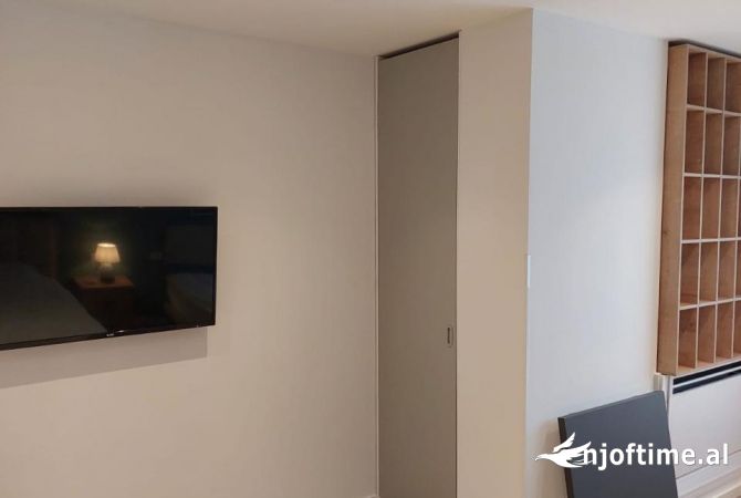 Appartamento in affitto a Tirana 2+1, SemiArredato