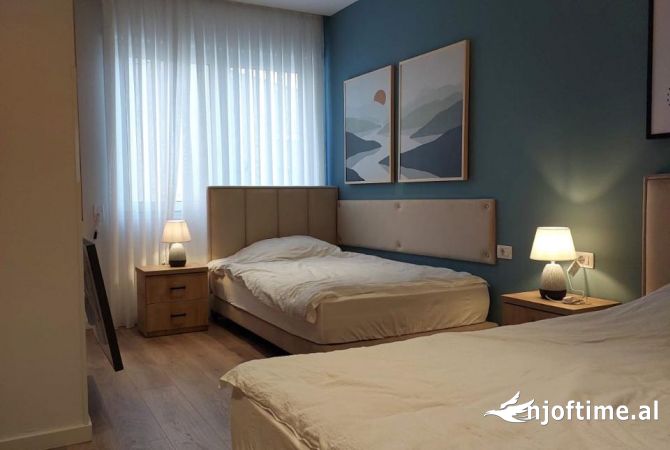 Appartamento in affitto a Tirana 2+1, SemiArredato