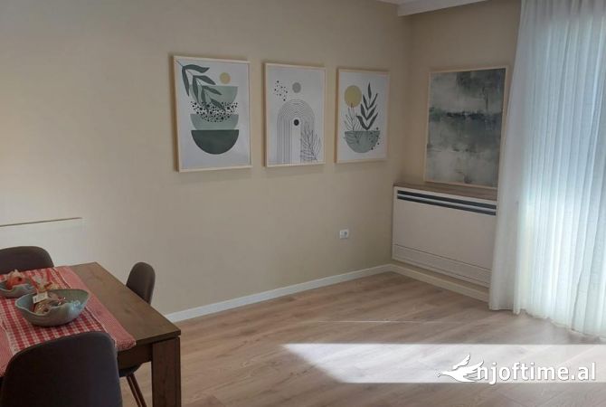Appartamento in affitto a Tirana 2+1, SemiArredato