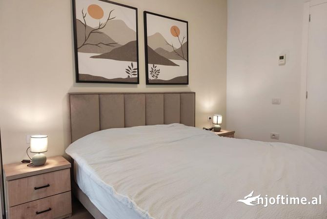 Appartamento in affitto a Tirana 2+1, SemiArredato