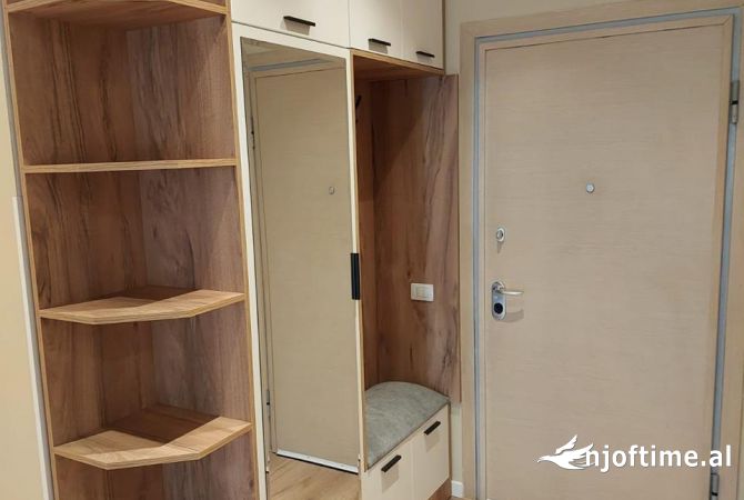 Appartamento in affitto a Tirana 2+1, SemiArredato