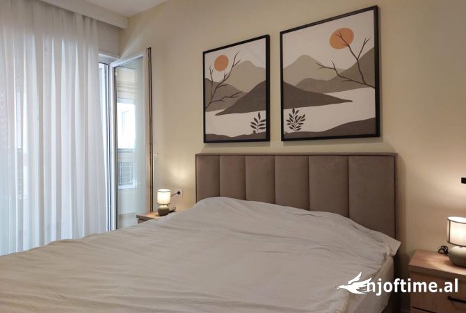 Appartamento in affitto a Tirana 2+1, SemiArredato