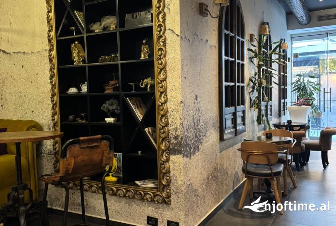 Shitet Biznes Lokal tek Komuna e Parisit/ 15,000Euro