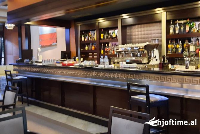 Shitet Bar-Caffe tek Rruga e Barrikadave/ 345,000 Euro