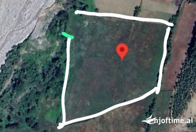 Shitet toke tek rruga e Arbrit/ 250,000 €