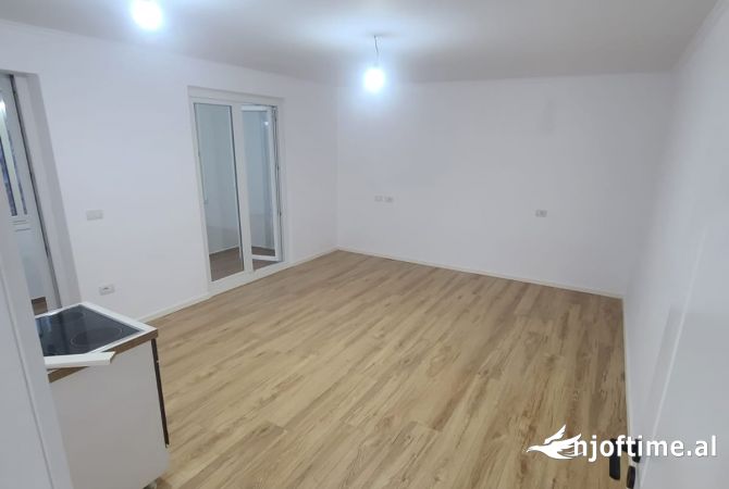 Shtepi ne shitje Apartament ne Tirane, 1+1, Mobilimi Bosh, pa mobiluar, Pagesa 120,000  Euro.