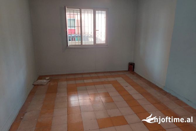 Appartamento in vendita a Tirana 2+1, Vuoto