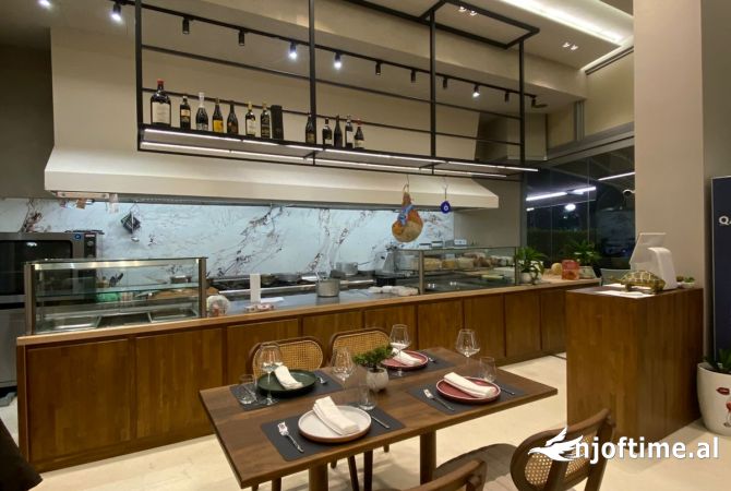 Ambiente Commerciale in Vendita 2+1 a Tirana - 80,000 Euro