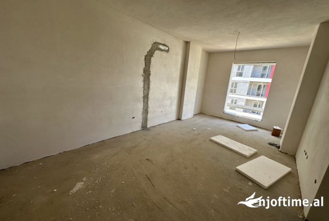 Shitet apartament 2+1 Kompleksi Univers City/ 114,000 Euro