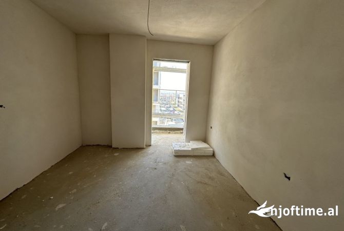Shtepi ne shitje Apartament ne Tirane, 2+1, Mobilimi Bosh, pa mobiluar, Pagesa 114,000  Euro.