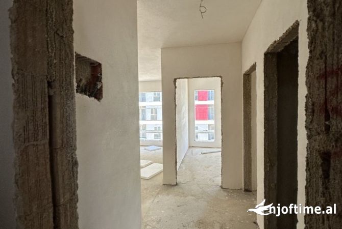 Shtepi ne shitje Apartament ne Tirane, 2+1, Mobilimi Bosh, pa mobiluar, Pagesa 114,000  Euro.
