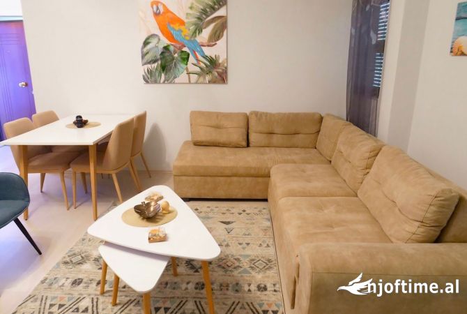 Jepet me qera Hotel 5 Katesh ne Sarande