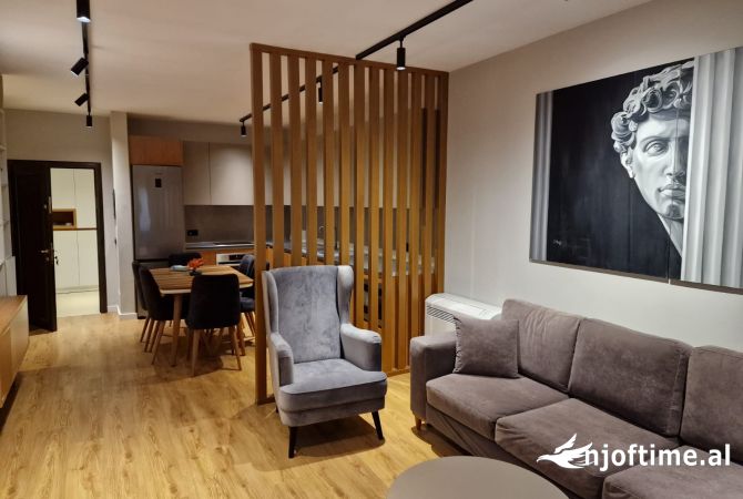 Shtepi ne shitje Apartament ne Tirane, 2+1, Mobilimi E mobiluar, Pagesa 130,000  Euro.