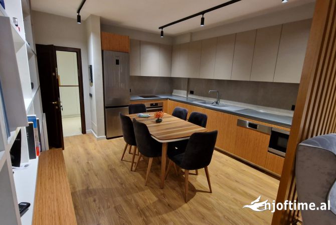 Shtepi ne shitje Apartament ne Tirane, 2+1, Mobilimi E mobiluar, Pagesa 130,000  Euro.
