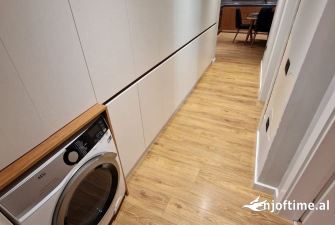 Shtepi ne shitje Apartament ne Tirane, 2+1, Mobilimi E mobiluar, Pagesa 130,000  Euro.