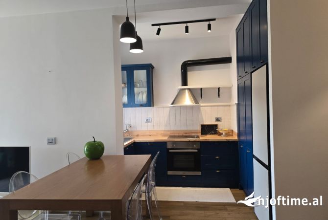 Shtepi me qera Apartament ne Tirane, 2+1, Mobilimi E mobiluar, Pagesa 1,000  Euro.