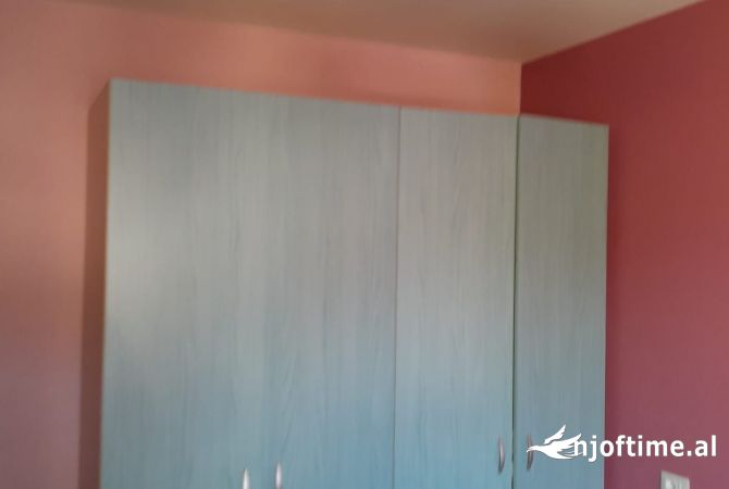 Shtepi ne shitje Apartament ne Tirane, 3+1, Mobilimi E mobiluar, Pagesa 300,000  Euro.