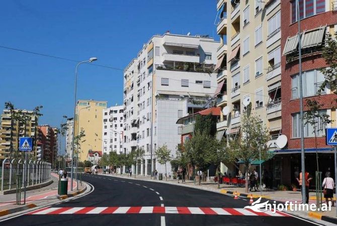 Shitet apartament 2+1 tek Komuna e Parisit, Rruga e Kosovareve / 352,000 Euro