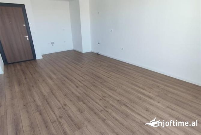 Shtepi ne shitje Apartament ne Tirane, 1+1, Mobilimi Bosh, pa mobiluar, Pagesa 83,000  Euro.