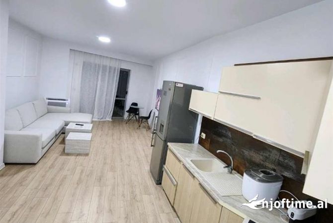 Shtepi ne shitje Apartament ne Tirane, 1+1, Mobilimi E mobiluar, Pagesa 120,000  Euro.
