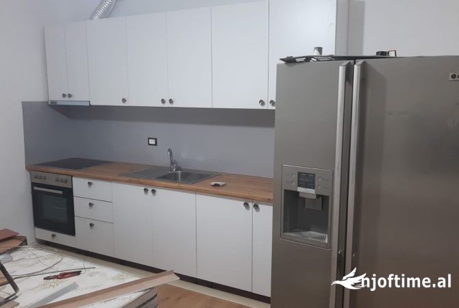 Jepet me qera apartament 2+1 ne Kombinat/ 350 €