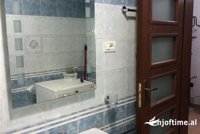 Appartamento in affitto a Tirana 1+1, Arredato