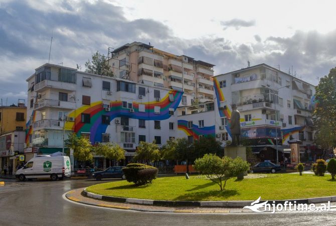 Shitet Dyqan ne Rruge Kryesore ne Bllok/ 268,000 Euro