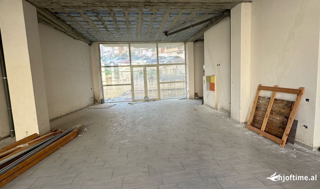 Shitet njesi biznesi Liqeni i Thate, prane Palladium Residence/ 176,000 euro
