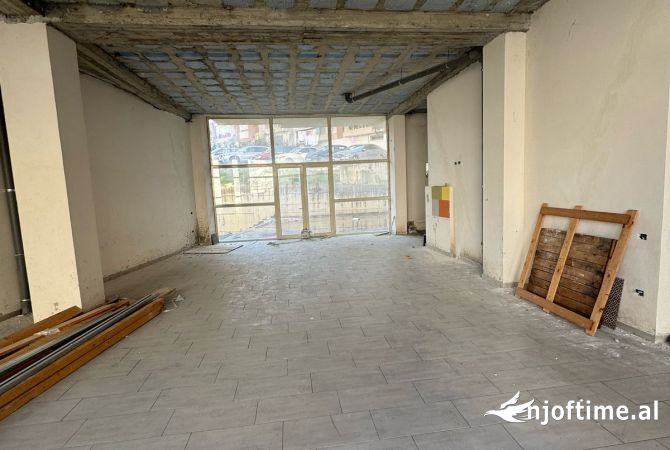 Business Property in Sale 1+1 in Tirana - 176,000 Euro
