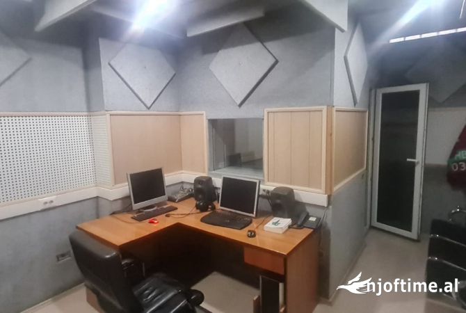 Shitet ambient komercial tek Kodra e Diellit/ 350,000 Euro