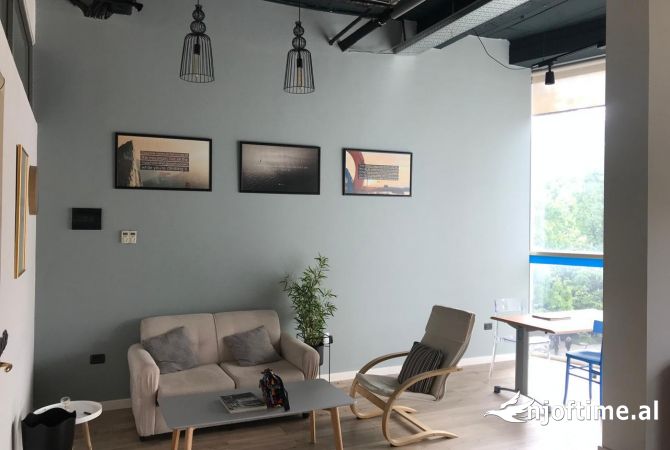 Ambiente Commerciale in Affitto 1+1 a Tirana - 1,000 Euro