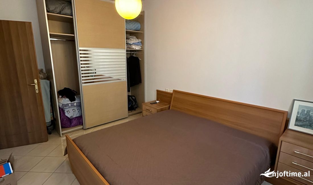Shtepi me qera Apartament ne Tirane, 1+1, Mobilimi E mobiluar, Pagesa 400  Euro.